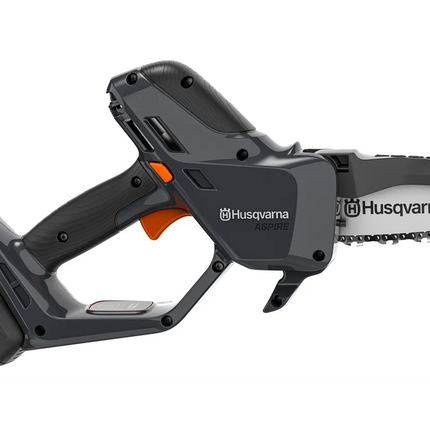 Прътов трион Husqvarna Aspire™ PE5-P4A с батерия и зарядно устройство