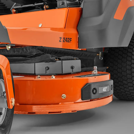 Косачка с нулев ъгъл на завиване HUSQVARNA Z242F