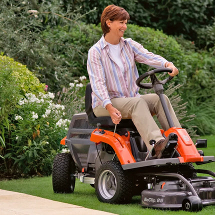 Самоходна косачка с преден косилен апарат HUSQVARNA R 112C